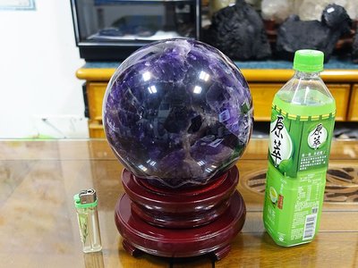 §能量礦石§ 少見大尺寸 紫水晶球 重6953g 直徑171.9mm 附球座