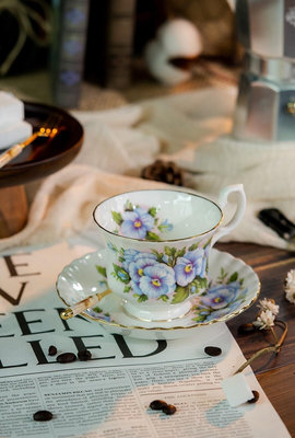 英國骨瓷 Royal Albert 藍色描金玫瑰咖啡杯/紅茶