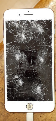 蘋果 Apple iPhone8+ iphone8plus （4G 1200萬畫素 64G A11）只測試可開機聲音正常電腦可讀 品相如圖 零件機 狀況: 破屏