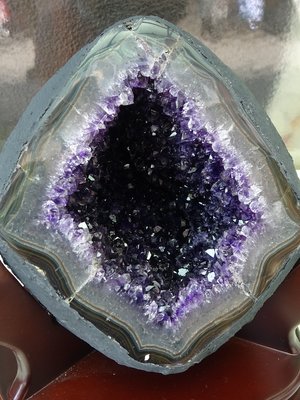 ~shalin-crysta~烏拉圭原礦皮紫水晶洞~8.05公斤(A)~嘴大吃四方~藏風聚氣~招財納祥~低價起標!