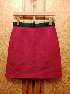 全新【唯美良品】艾莉詩 玫紅色編織羊毛短裙~ W426-5611  M.