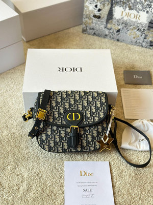 【二手包包】浮雕布  Dior Bobby 新款馬鞍包現在預定爆了，baby同款復古CD logo，經典老花NO219953