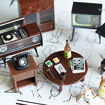 日式20世紀昭和時期復古懷舊微縮場景模型 客廳電視機櫥櫃縫紉機和式桌黑膠唱片機模型磁鐵便條紙冰箱貼 日本雜貨迷你小物擺飾