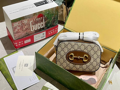 【二手包包】皮 官網飛機箱 送GG小發梳 Gucci 相機包 最新款推薦同步更新 男女同款 尺寸21cm的 NO211653