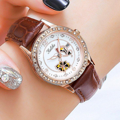 女生手錶非機械錶仿鏤空防水時尚潮流皮帶女表日曆夜光手錶 錶盤直徑32mm