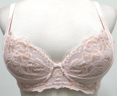 Triumph 黛安芬🌟 花漾輕塑胸罩曲線系列 (嫩粉) 罩杯尺碼：32/70C 👙二手內衣👙二手胸罩