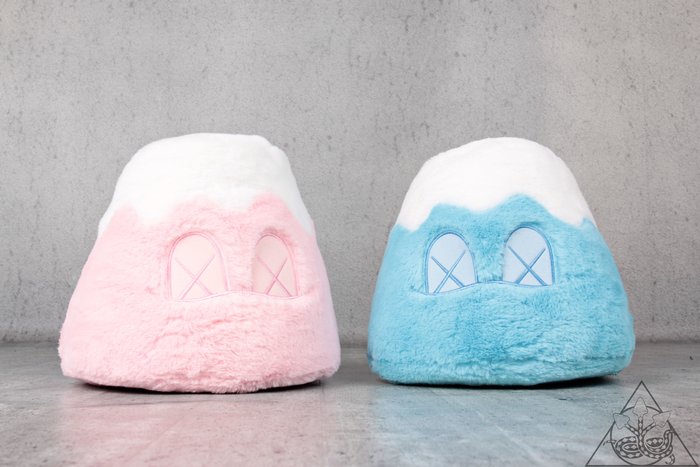 HYDRA】Kaws Holiday Japan 8 Mount Fuji Plush 富士山 公仔【KAWS05