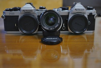 【售】剛保養重曝 Nikon Fm 三花版,FE2鈦蜂巢快門簾 加購 24mm F2.8 Ai標準鏡 Fm2 AE1