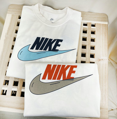 現貨 iShoes正品 Nike NSW 男款 短袖 米色 漫畫 重磅 上衣 DJ1340-901 DJ1340-902