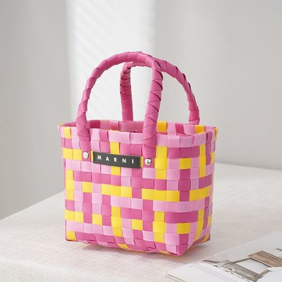 新款彩色拼色工藝迷你編織菜籃子歐美走秀新款網紅海邊度假野餐包~特價優惠