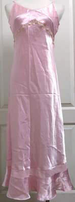 Swear 思薇爾🌟 粉色緞亮面絲質連身睡裙 尺碼：M 👙二手內睡衣👙二手連身睡衣裙