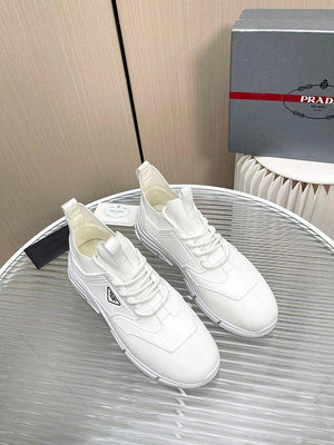 熱銷#Prada男士白色運動鞋飛織透氣膠片牛皮墊腳 潮流時尚運動