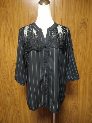 (G101)MAYUKI 東京著衣黑色條紋蕾絲絲質七分袖上衣 M號 ~牧牧小舖~優質二手衣~
