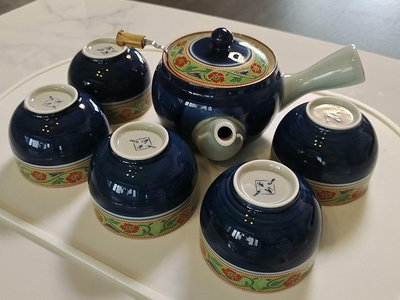 日本有田燒清秀作 側把壺 急需壺 一壺五杯，帝王藍，描金赤繪
