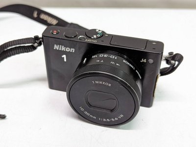C【小米二店】二手 Nikon 尼康 1 J4 單眼 數位相機 + 鏡頭10-30mm (有暗角)