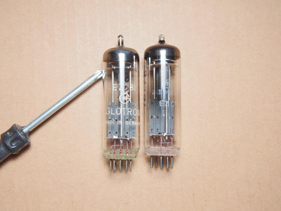 東德產EZ81整流管兩支，測值均好，標價是，均正常使70631