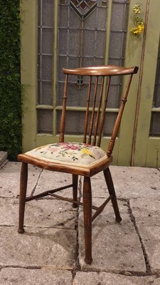 【卡卡頌  歐洲古董】英國老件 玫瑰針織  胡桃木雕刻  低矮 單椅  古董椅  穿鞋椅 兒童椅  ch0414