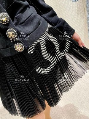 【BLACK A】Chanel 22A Métiers d'Art 手工坊系列 黑色珍珠雙C百摺裙 價格私訊