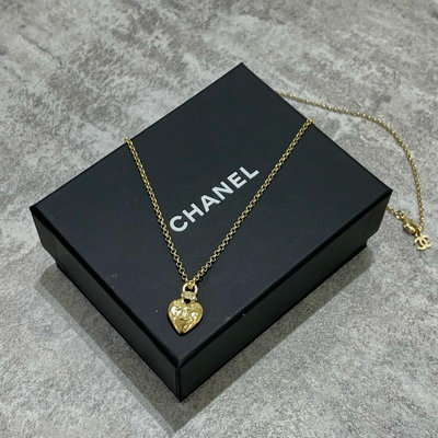 Chanel 愛心logo項鍊 金《精品女王全新&amp;二手》