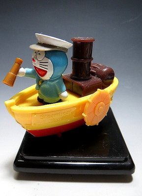 【 金王記拍寶網 】(常5) W5051 早期 哆啦A夢 小叮噹 發明輪船 系列袖珍型食玩擺件 稀少絕版 一件
