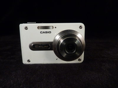 古玩軒~二手卡西歐日本數位相機Casio EX-S100~(非sony.nikon.Kodak.Panasonic)LLL131
