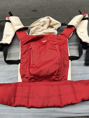 二手 aprica揹巾/前抱式嬰兒背袋/日本品牌Aprica嬰兒背巾揹帶，台北可面交