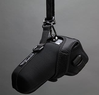 『e電匠倉』美國 ARRY SPEED 速必達 Sling Pouch 吊帶相機包 安全扣環 簡單安裝