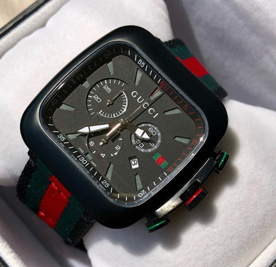 GUCCI Coupe 方型黑色錶盤 綠色配紅色尼龍織帶錶帶 石英 三眼計時 男士手錶 YA131202