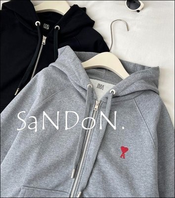 SaNDoN x『AMI』基礎系列經典刺繡愛心毛圈舒服棉連帽外套 231006