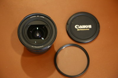 Canon廣角變焦鏡頭,20-35mm EF USM,任何片幅5D 6D 7D 90D 80D 77D 850D 都可,17-40, 16-35參考