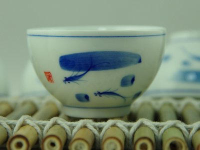 青花金魚杯 景德瓷器 品茗杯 普洱茶杯