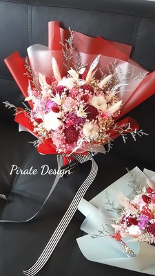 ❤°海藏設計 Pirate Design°❤優雅紅。注目焦點乾燥花束(中型)。母親節/畢業花束/情人節/求婚