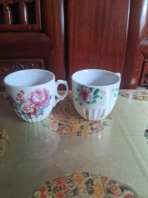 茶杯二個