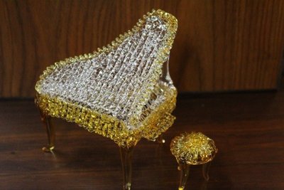 【Art in THE】拉絲琉璃鋼琴+椅子一組 水晶 玻璃工藝品 居家擺飾 生日禮物 禮贈品 賀婚祝福小禮