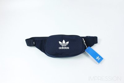 【IMPRESSION】Adidas ESSENTIAL CROSSBODY BAG 小包 腰包 GD4592 現貨