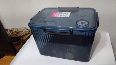 POKA 防潮箱 二手 F-580 藍色 含濕度計