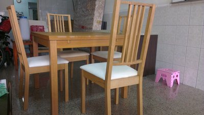 二手家俱 IKEA  二手 實用樺木餐桌椅組 延申桌