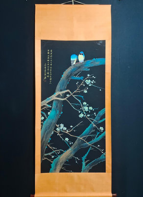 編號AB429 大四尺中堂手繪 花鳥 作品一物一圖 實物拍攝 作者:張大千材質:鎏金藍底宣紙裝裱尺寸：200cm×3561