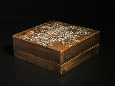 舊藏松花石盒硯 麒麟送玉書，石料上乘，質地堅密細膩，盒蓋天然
