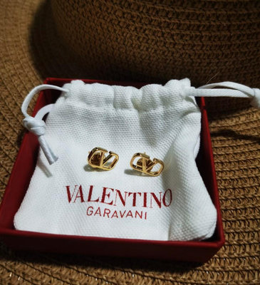 【代購】限時折扣 VALENTINO GARAVANI  小型 logo 珍珠耳環