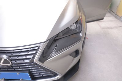 熱銷 汽車配件 適用于LEXUS雷克薩斯NX200/300碳纖維大燈眉裝飾貼 日行燈霧燈眉