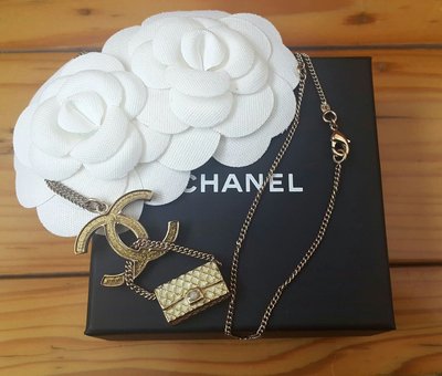 Chanel 香奈兒金色亮粉logo+coco包項鍊