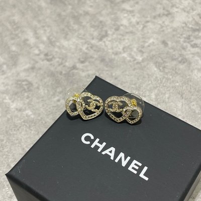 Chanel 雙愛心耳環《精品女王全新＆二手》