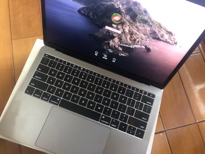 【售】MacBook Pro 13吋 i5(2.3) 8G 256SSD 太空灰 英文鍵盤 蘋果電腦