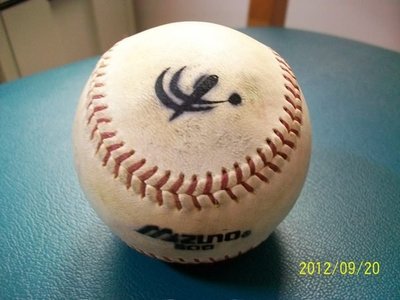 請注意logo再下標~中華職棒四年實戰比賽用球一顆mizuno500，實戰球，比賽球
