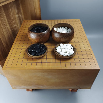 日本新榧圍棋桌圍棋子一套。老榧木圍棋墩獨木25號