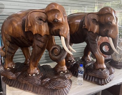 二手．木藝品．實木．雕刻大象