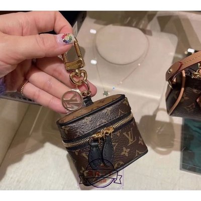 Louis Vuitton Berlingot Bag Charm And Key Holder (M00669)