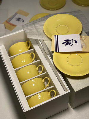 日本香蘭社，黃色咖啡杯， 鵝黃色浮雕咖啡杯， 花卉浮雕精致感