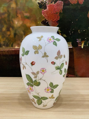 英國原產皇家骨瓷Wedgwood韋奇伍德野草莓花瓶
